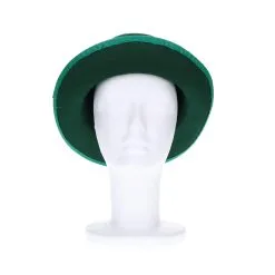 Flesopener “Beer Is Cheaper Than Therapy” -Schminke Speciaalzaak Hoed met veer groen 1 scaled