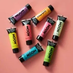 Moon Creations Glow In The Dark Face En Body Paint Paars -Schminke Speciaalzaak glow in the dark face en body paint paars 3